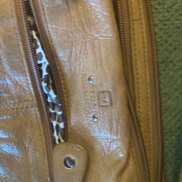 Stone Mountain Purse - Picture 3 of 3